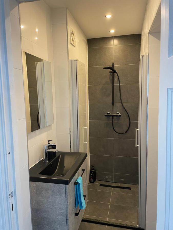 Sunny And Spacious Apartment Rotterdam Bagian luar foto